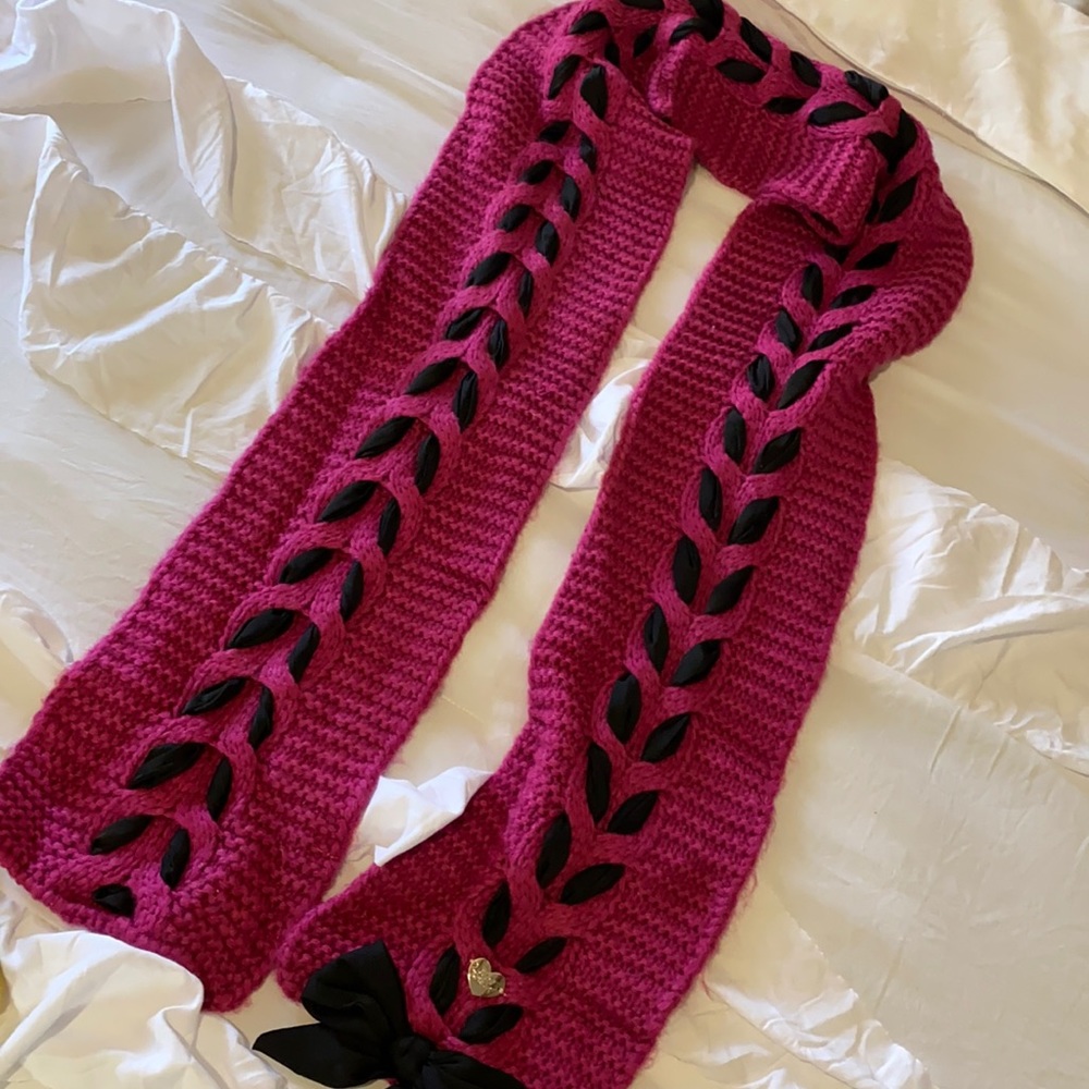 Women’s Betsey Johnson Scarf